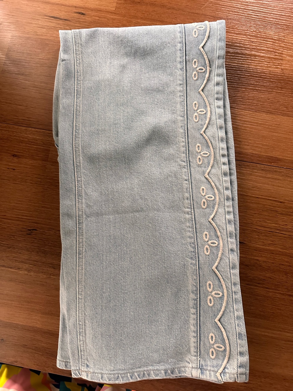 Brand New Old Navy Light Blue Flare Jeans with Cream Scallop Embroidery - Picture 6 of 7